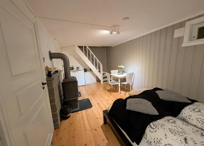 Leilighet Koselig Kjellerleilighet, Gratis Parkering!
